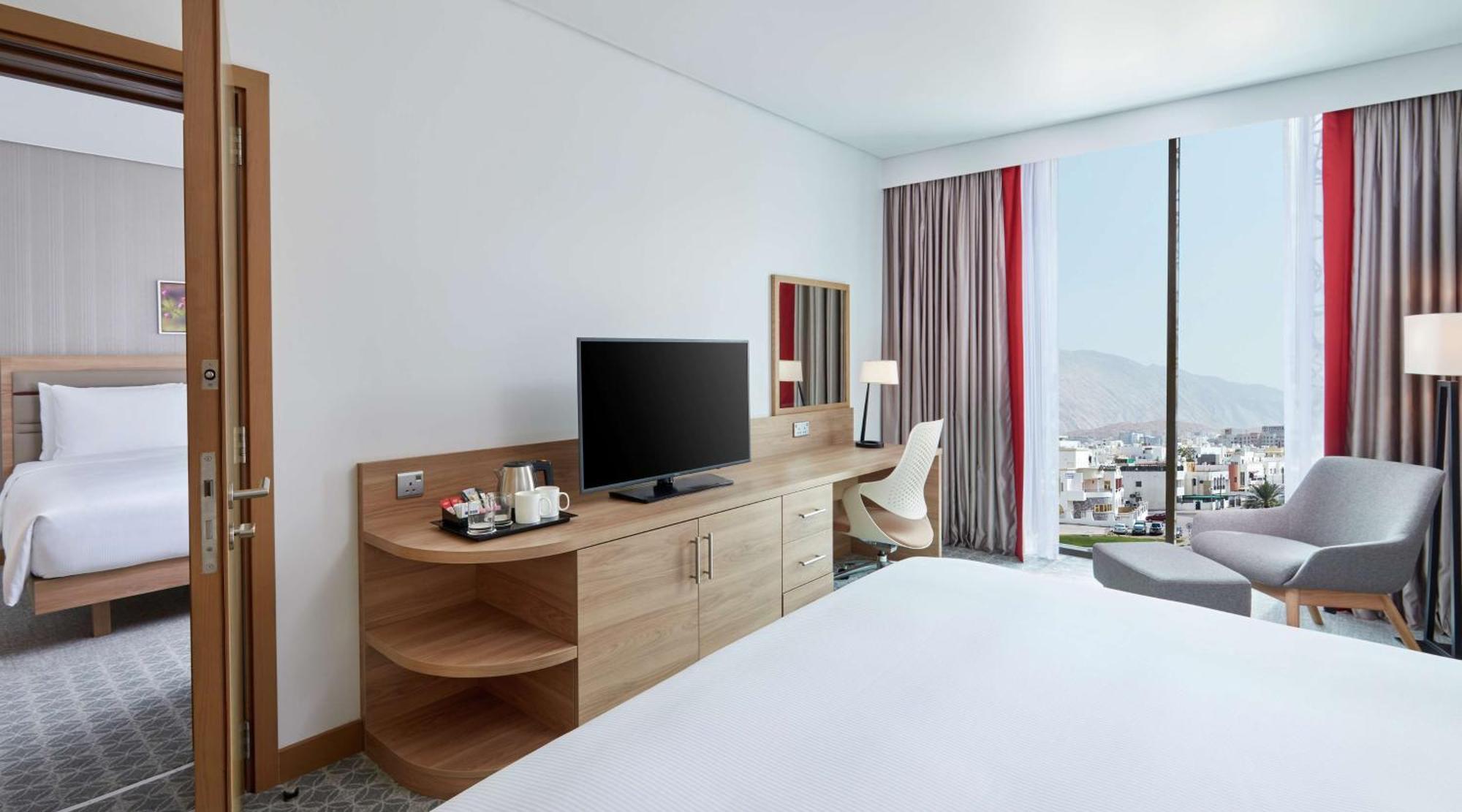 Hilton Garden Inn Muscat Al Khuwair Bagian luar foto